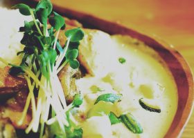 Curry & Bar Lounge Pivot